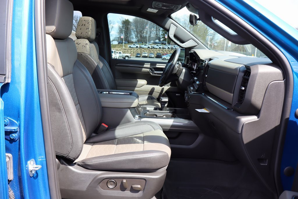 Used 2022 Chevrolet Silverado 1500 ZR2 w/ Technology Package image 21