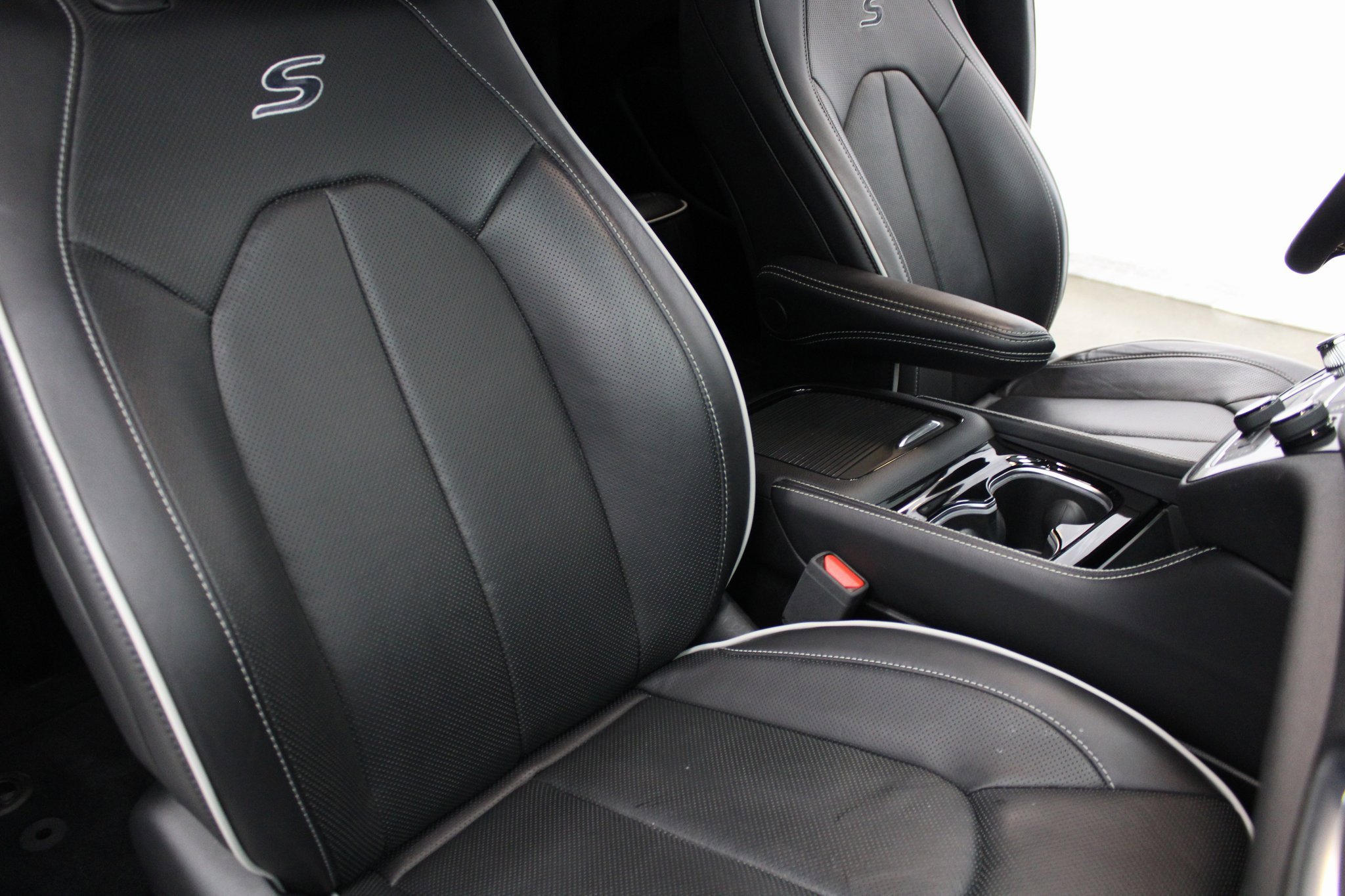 Used 2025 Chrysler Pacifica Limited image 31