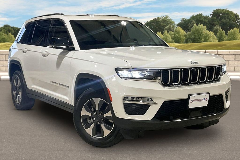 Used 2023 Jeep Grand Cherokee 4WD 4xe w/ Luxury Tech Group II image 2