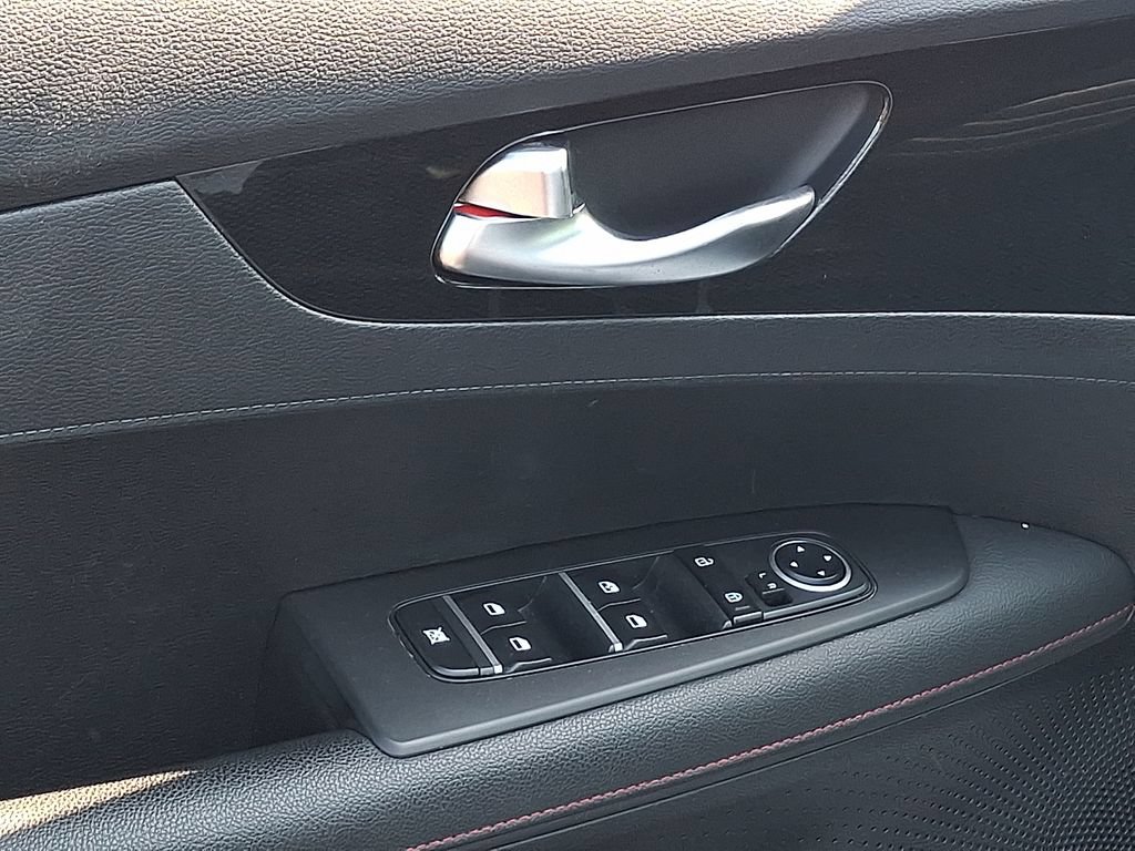 Certified 2023 Kia Forte GT FWD image 13