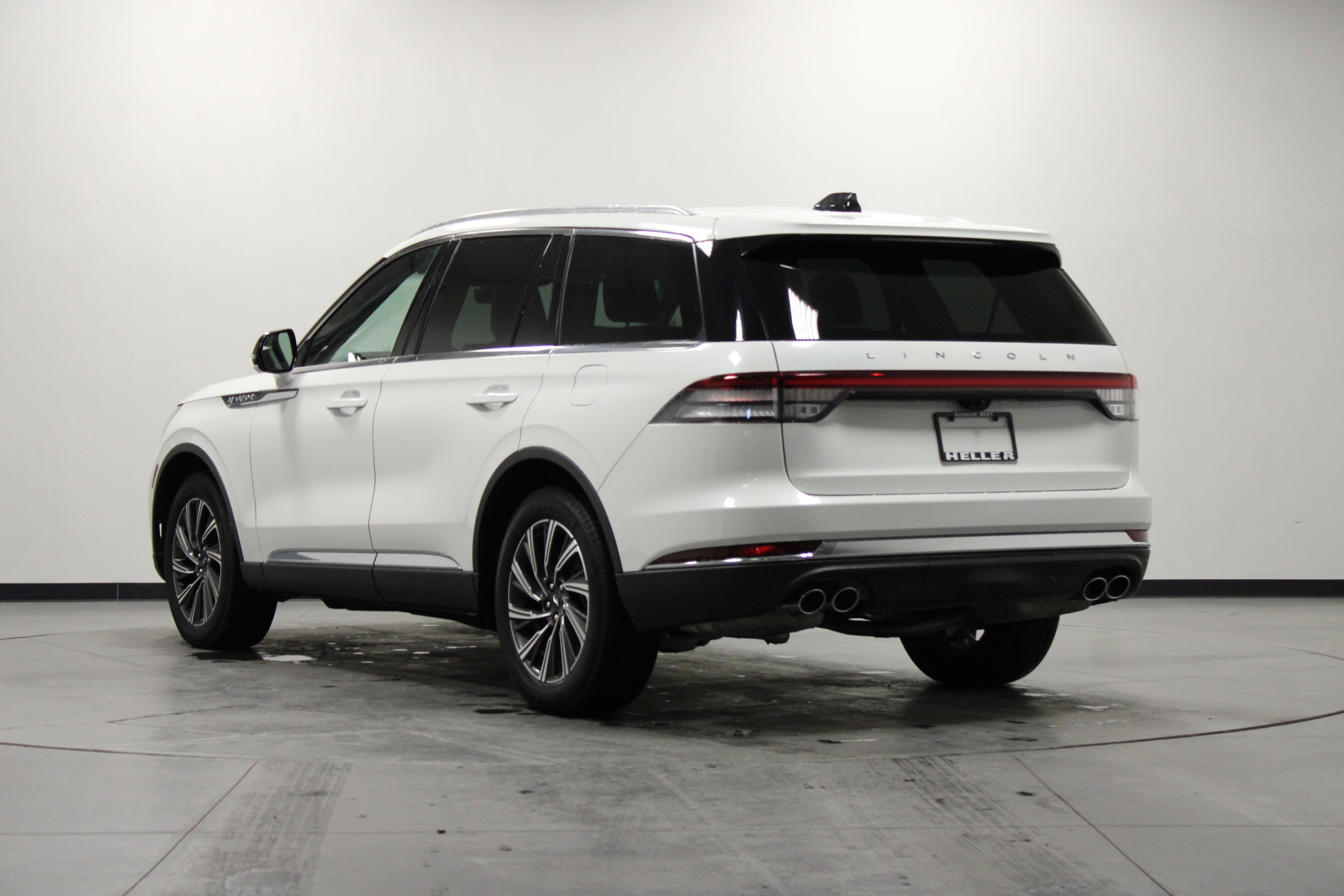 Used 2025 Lincoln Aviator AWD w/ Equipment Group 101A image 6