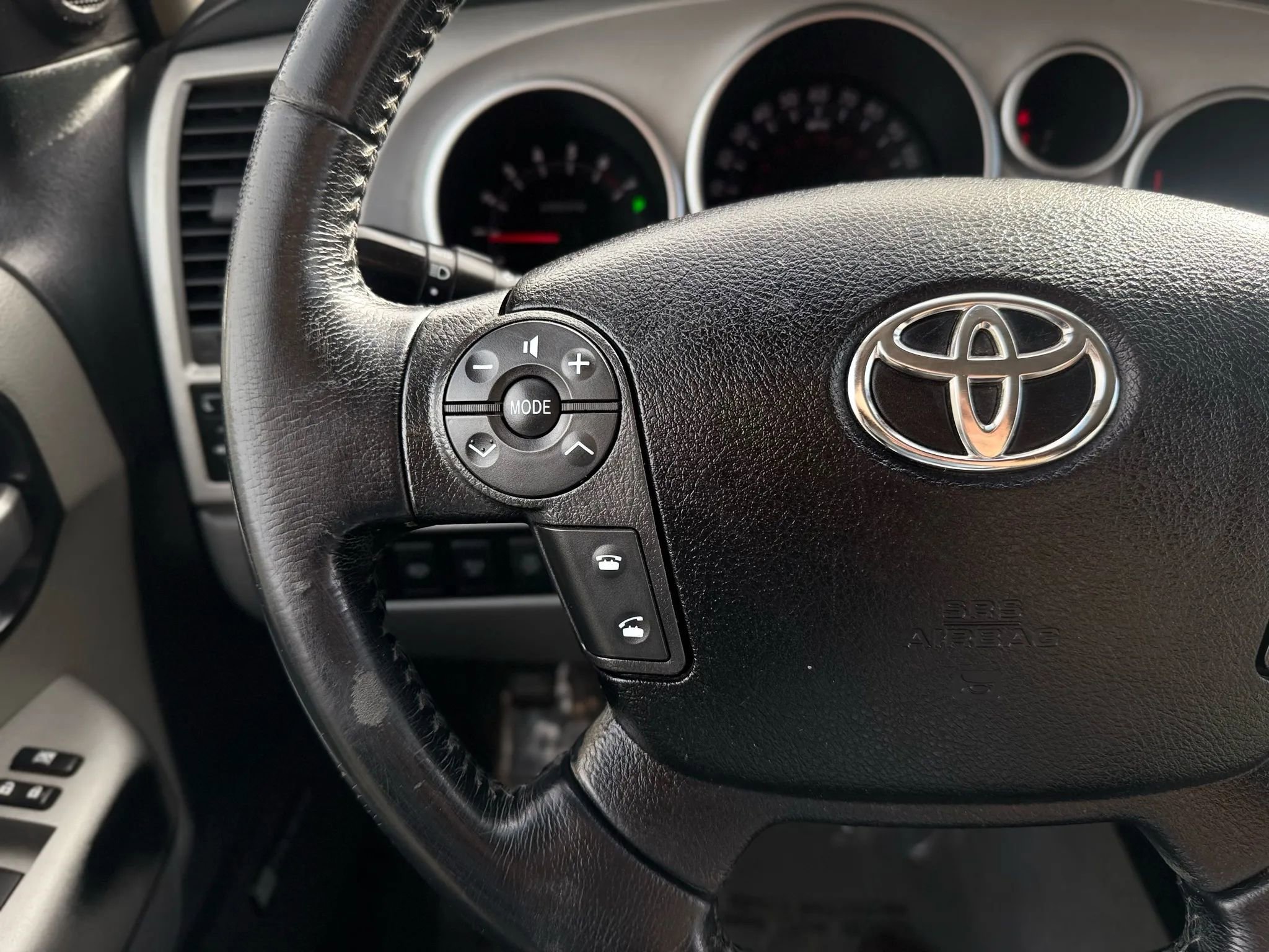 Used 2008 Toyota Sequoia Limited image 34