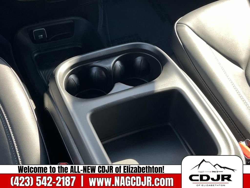 New 2026 Chrysler Pacifica Select image 14