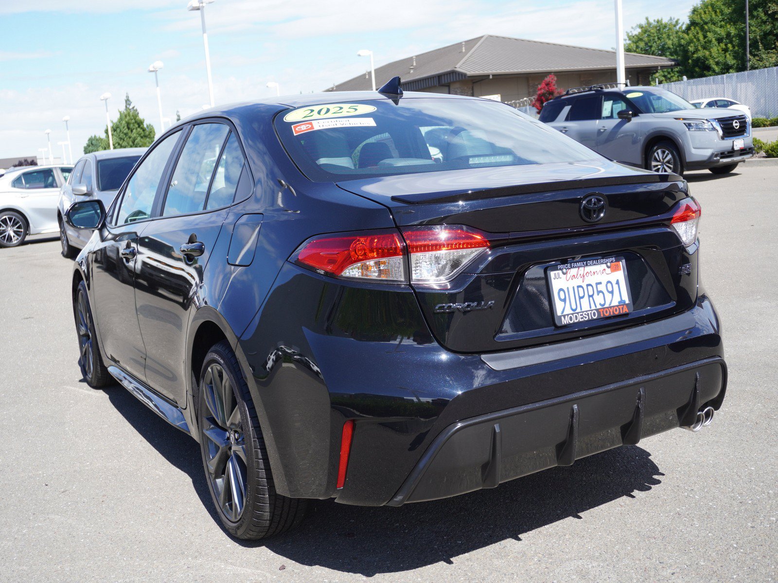 Used 2025 Toyota Corolla SE FWD image 8