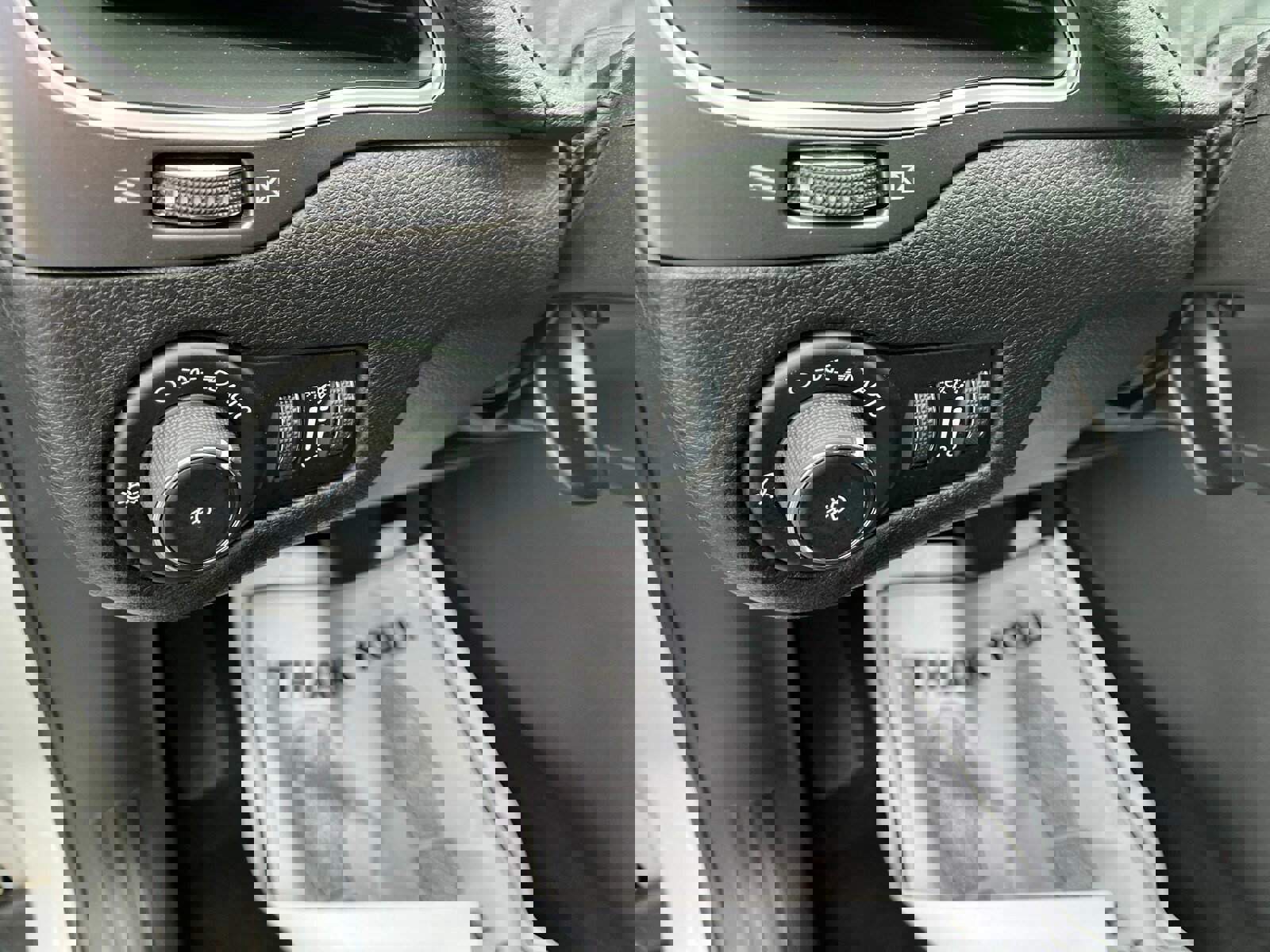 Used 2020 Jeep Cherokee Latitude Plus image 12