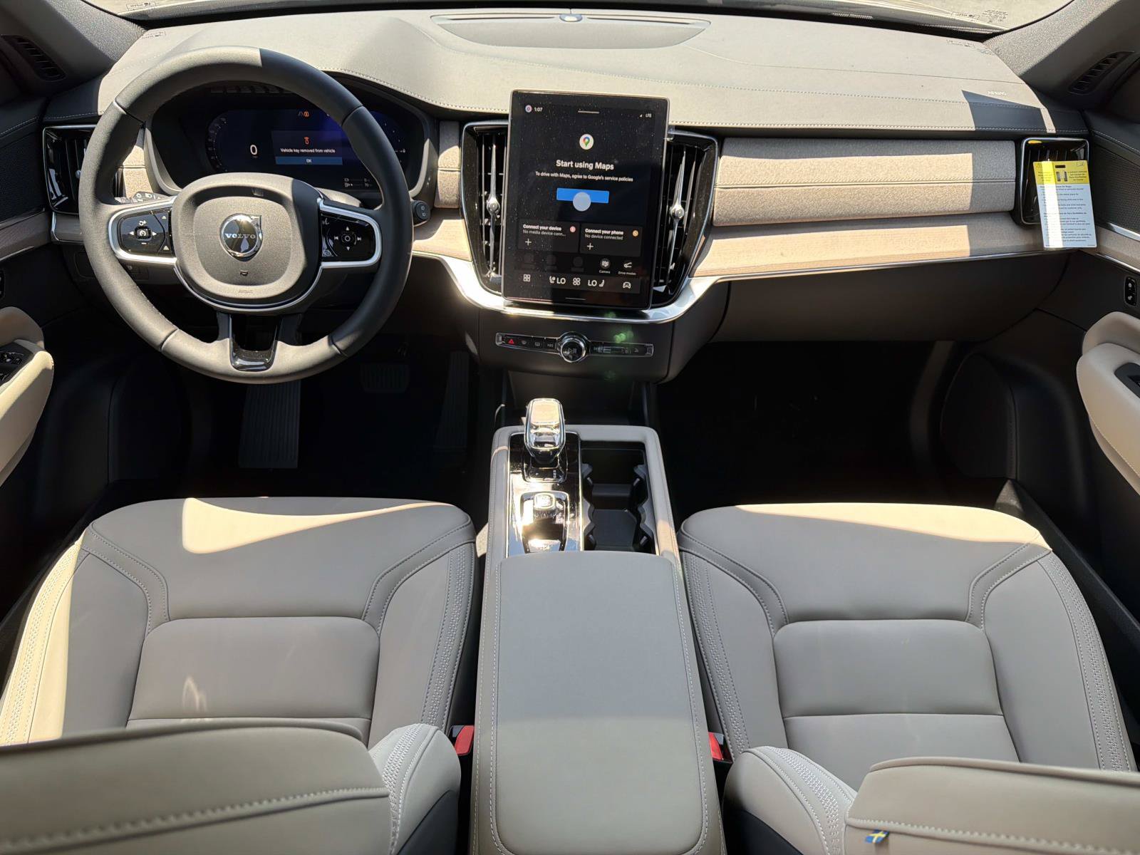 New 2026 Volvo XC90 T8 Plus AWD/4WD image 7