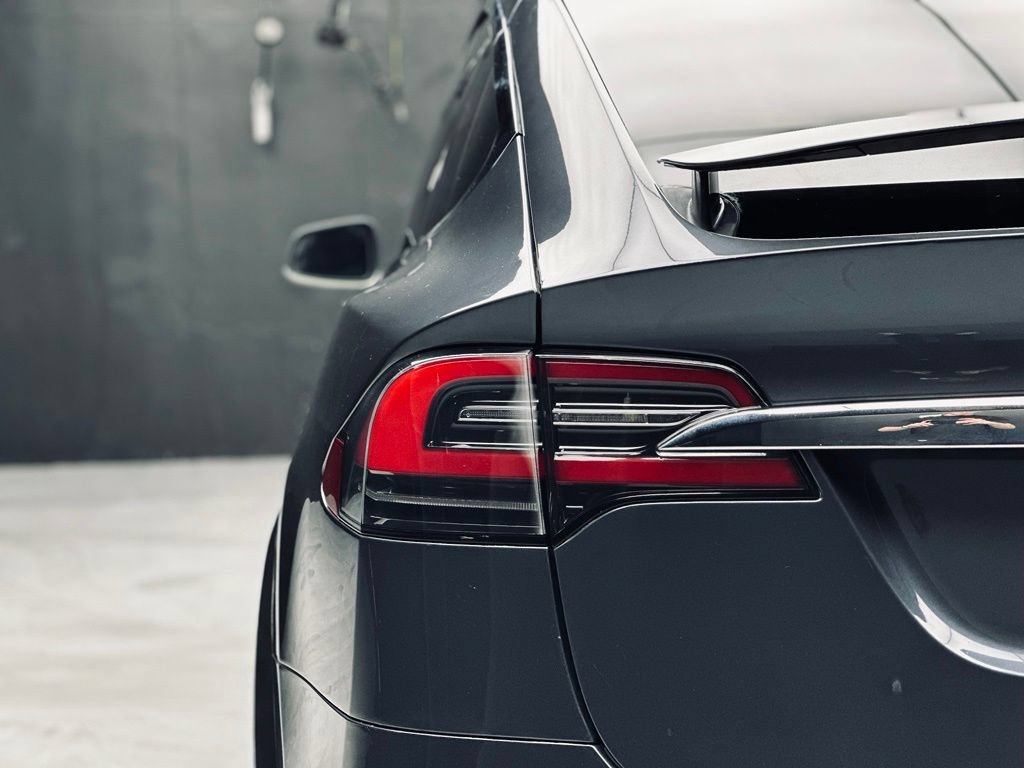Used 2016 Tesla Model X 90D AWD/4WD image 14