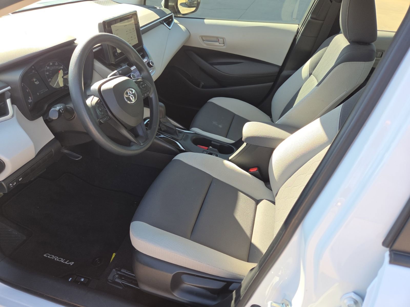 Used 2024 Toyota Corolla LE image 9