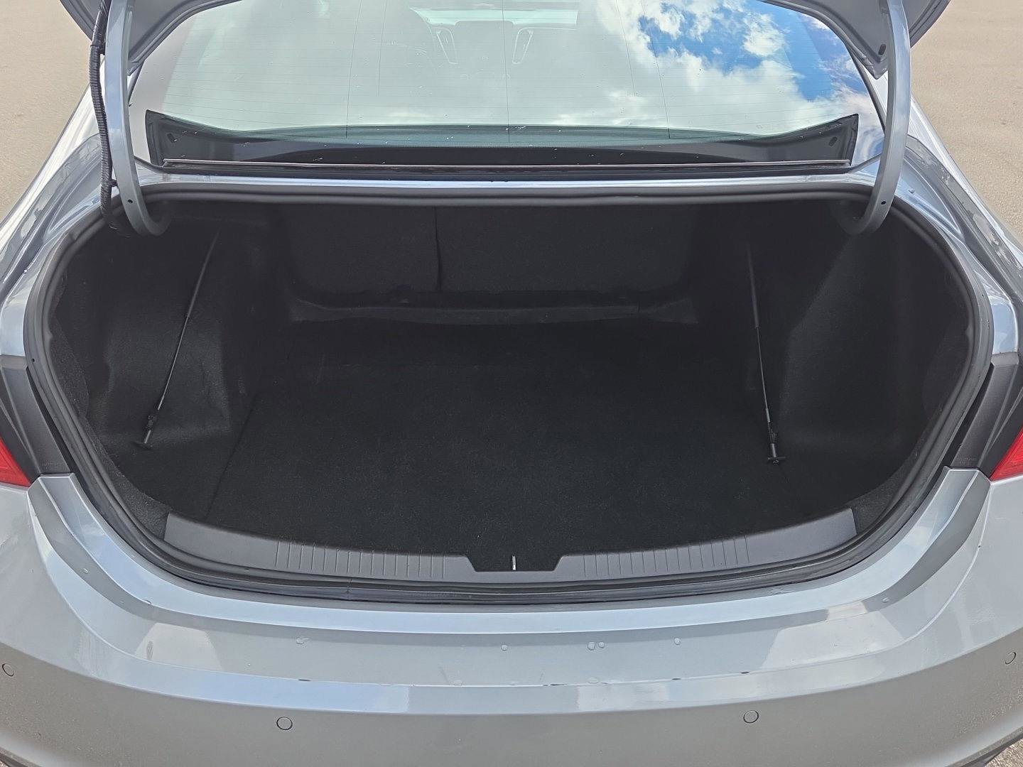 Used 2024 Chevrolet Malibu LT FWD image 6