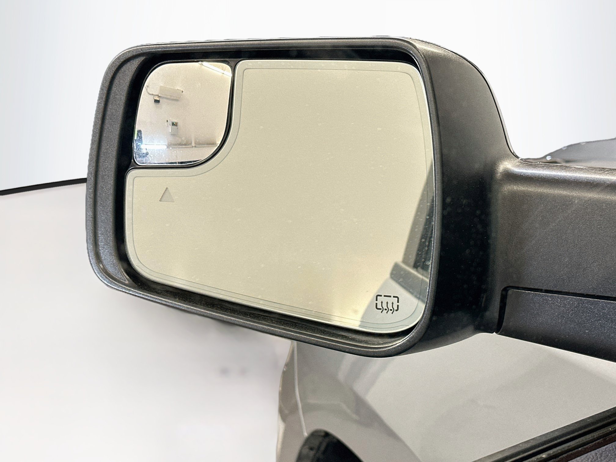Used 2024 RAM 1500 Laramie AWD/4WD image 16