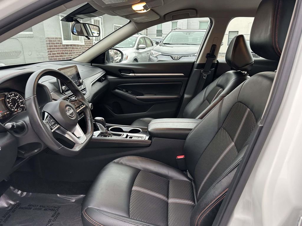 Used 2025 Nissan Altima 2.5 SR AWD/4WD image 16