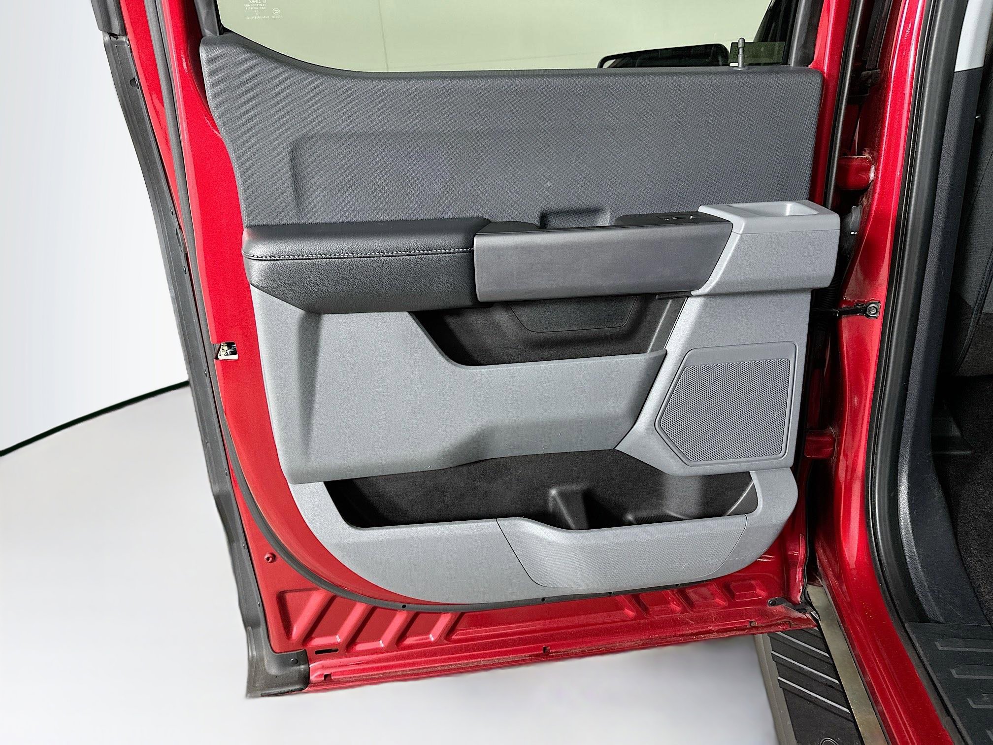 Used 2021 Ford F150 XLT image 25