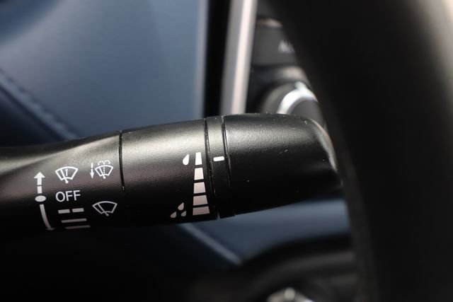 Used 2025 Nissan Versa SV FWD image 31