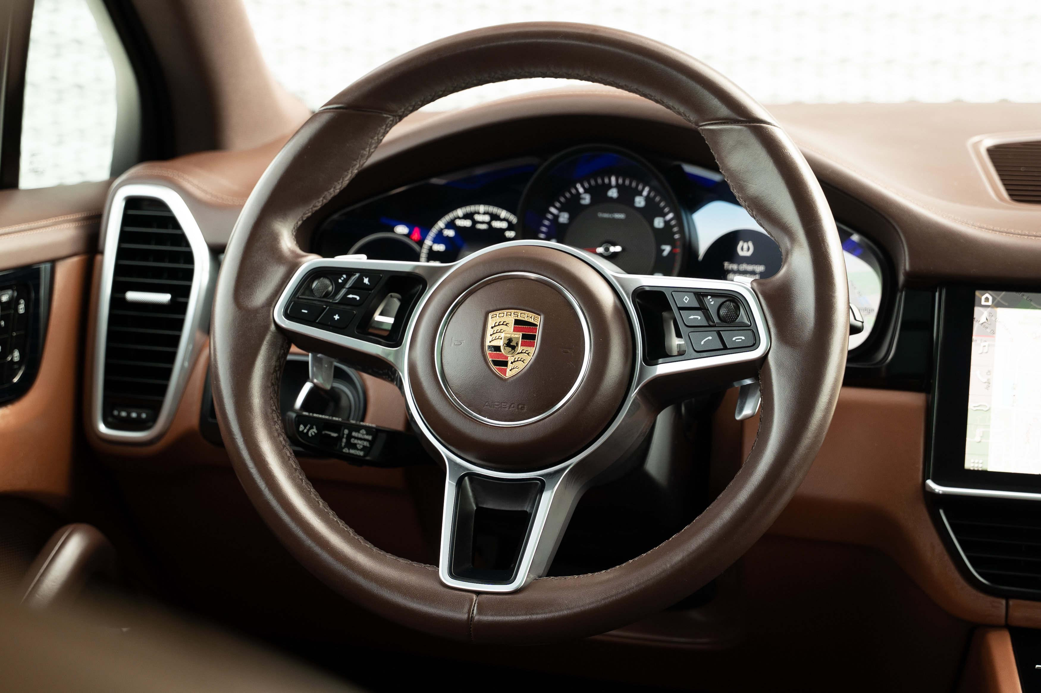 Used 2021 Porsche Cayenne image 9