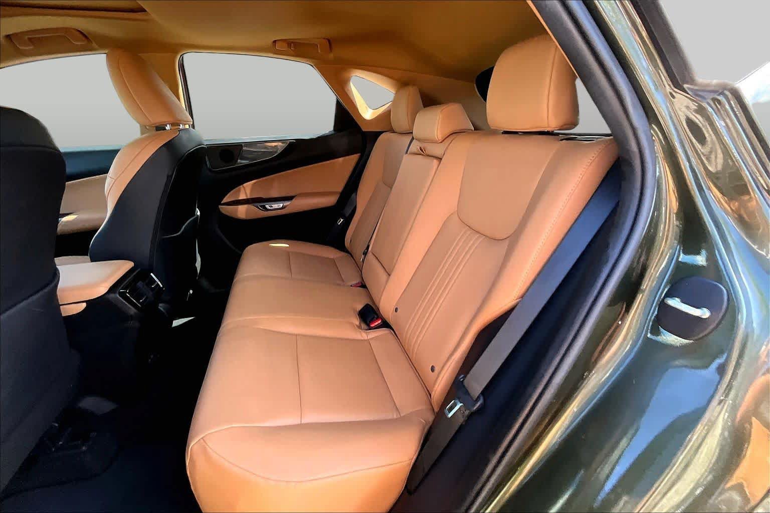 Used 2024 Lexus NX 250 FWD w/ Towing Package (2000 Lbs) image 21