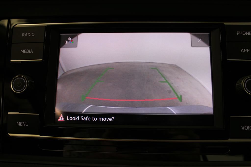 Used 2024 Volkswagen Jetta SE FWD image 12