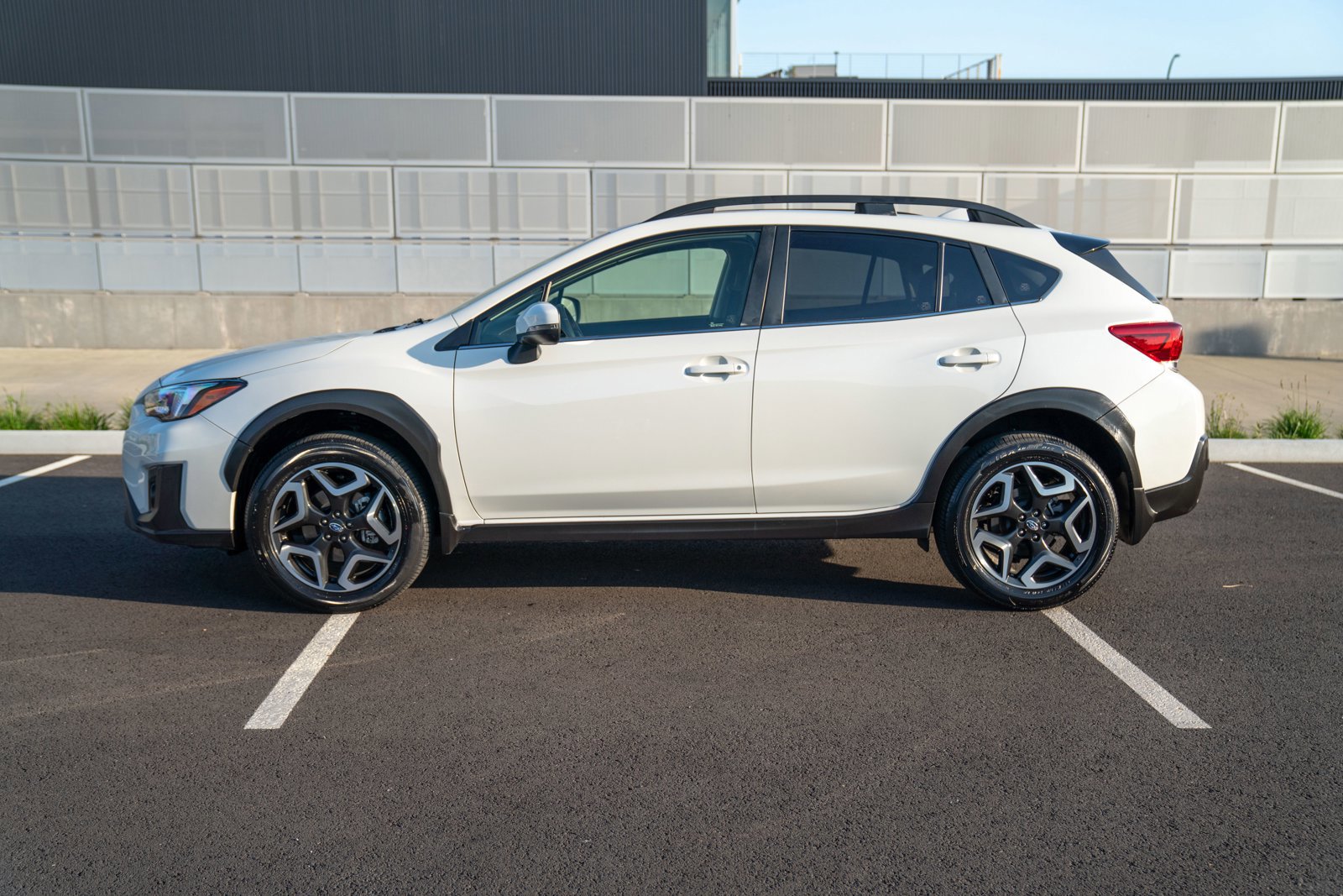 Used 2019 Subaru Crosstrek 2.0i Limited w/ Moonroof Package w/Navigation AWD/4WD image 2