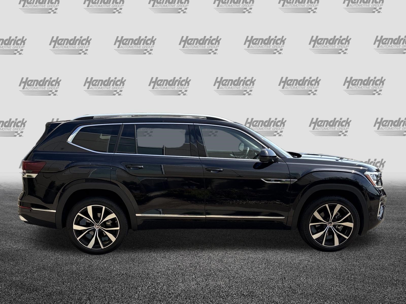 Used 2024 Volkswagen Atlas SEL Premium R-Line AWD/4WD image 11