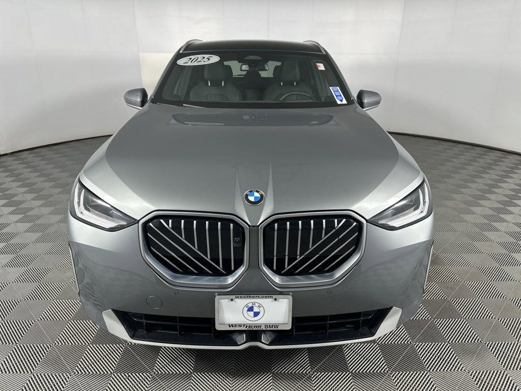 Used 2025 BMW X3 xDrive30i w/ Premium Package image 2