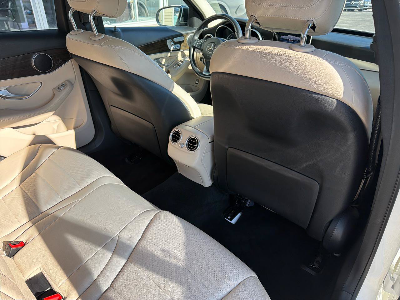 Used 2018 Mercedes-Benz C 300 Sedan image 27