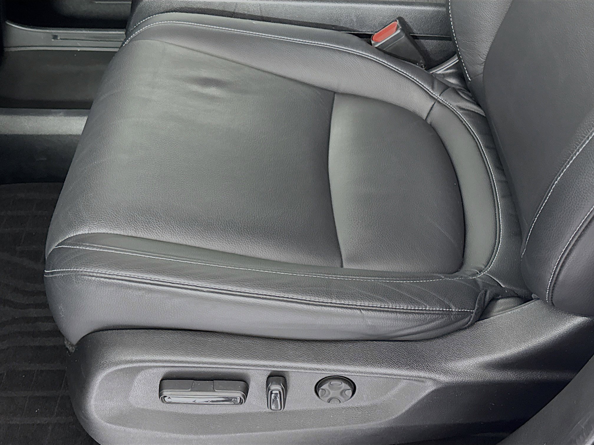 Certified 2024 Honda Odyssey Touring image 19