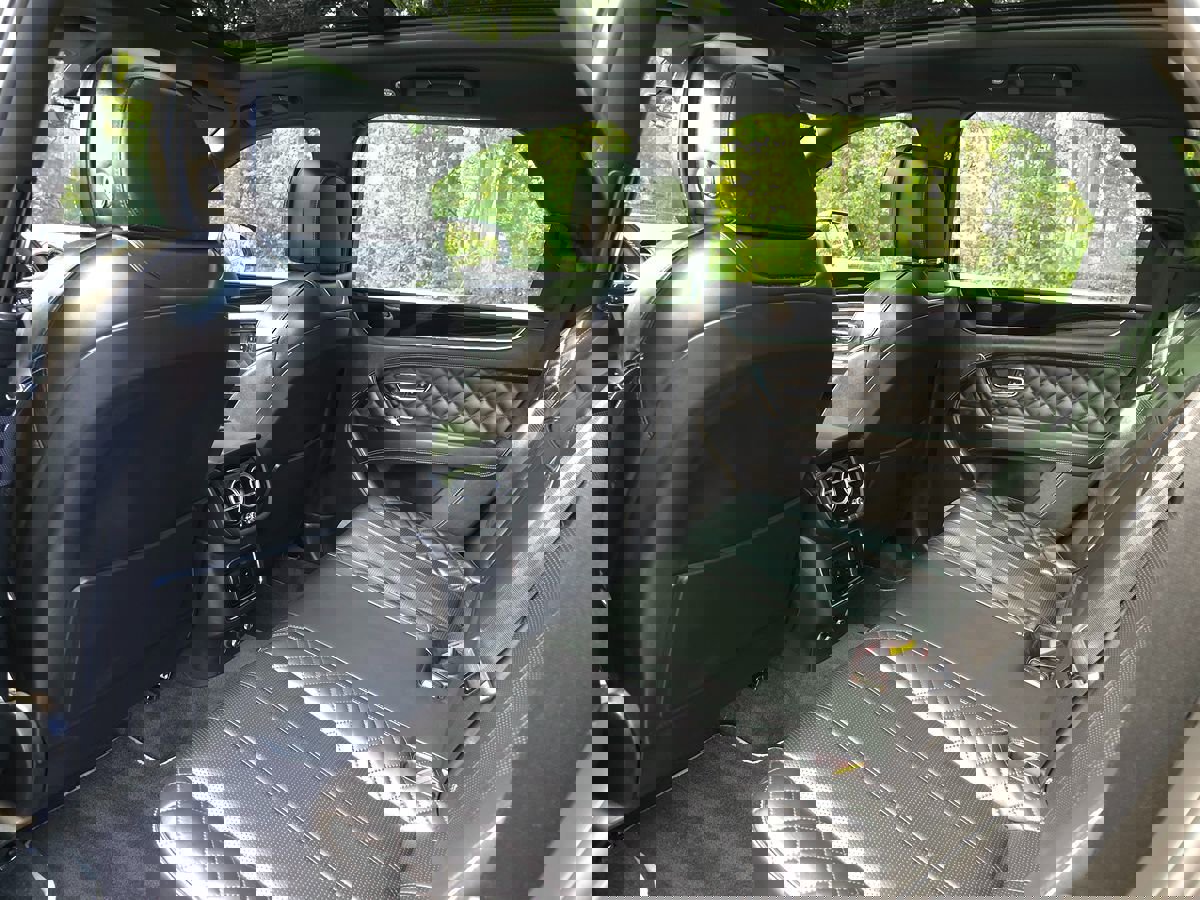 Used 2020 Bentley Bentayga Plug-In Hybrid image 15