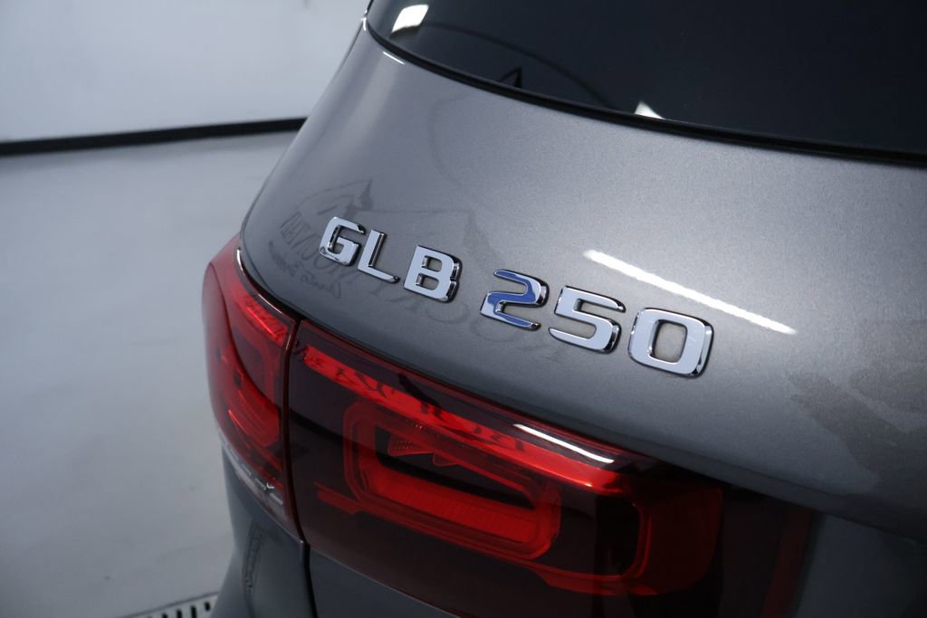 Used 2020 Mercedes-Benz GLB 250 4MATIC image 10