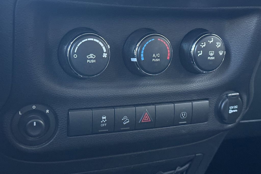 Used 2014 Jeep Wrangler Unlimited Sahara w/ Trailer Tow Group image 20