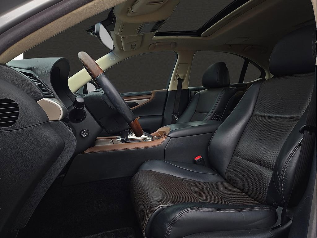 Used 2016 Lexus LS 460 460 w/ Comfort Package image 12