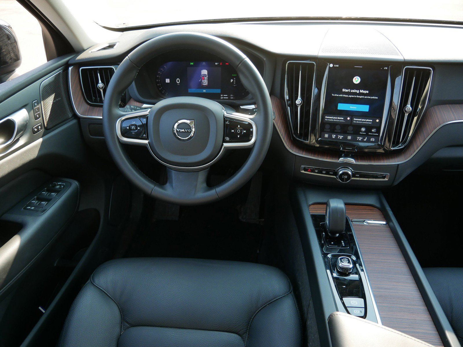 Certified 2024 Volvo XC60 T8 Plus w/ Climate Package AWD/4WD image 12