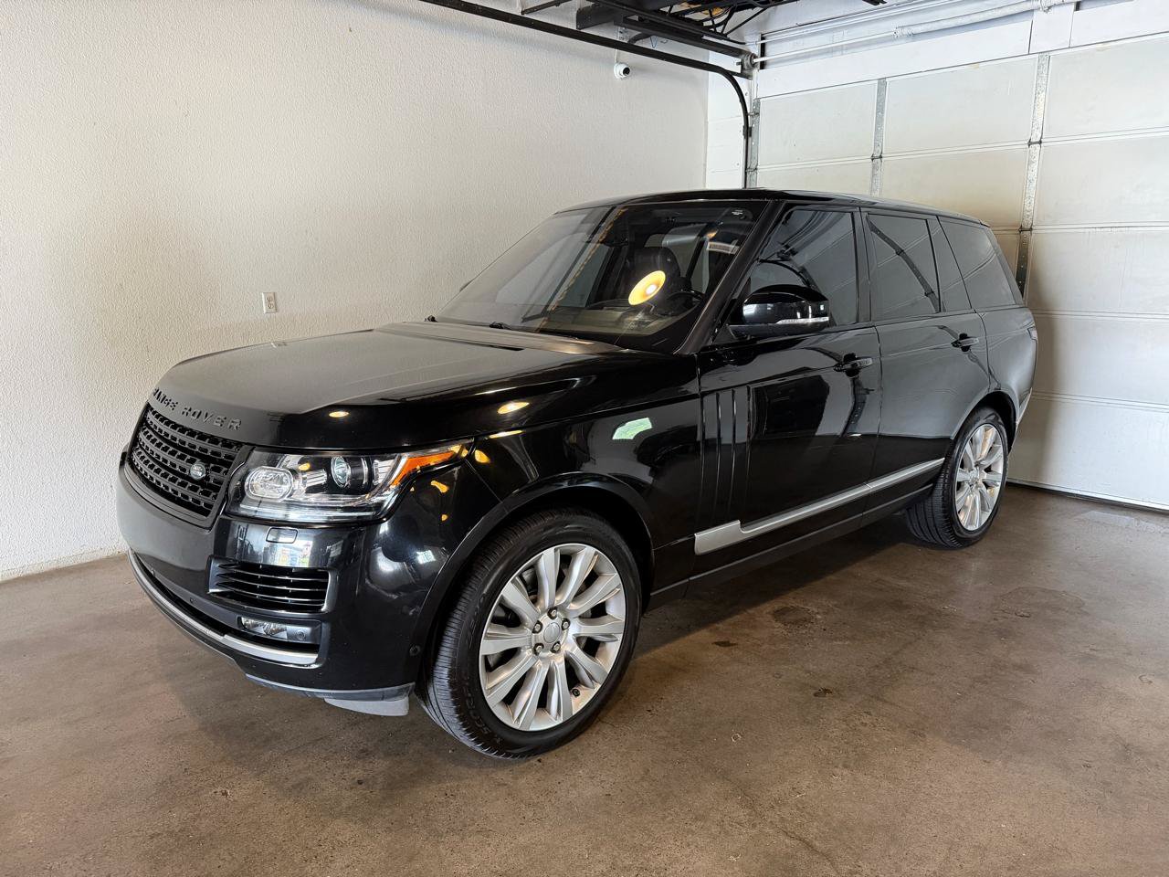 Used 2016 Land Rover Range Rover Supercharged AWD/4WD image 3
