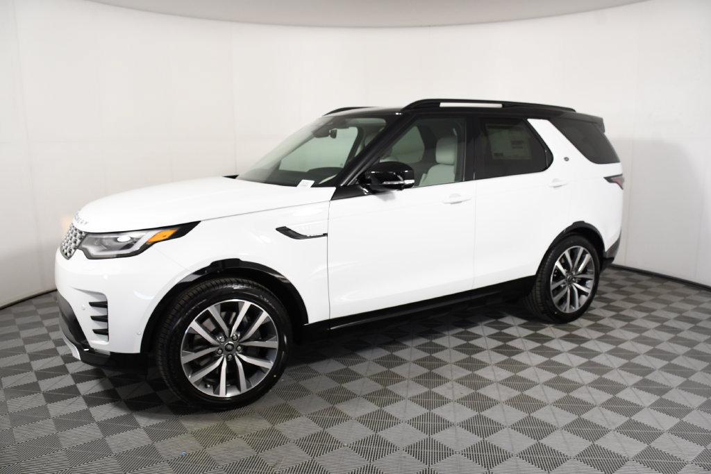 Certified 2026 Land Rover Discovery Limited Edition AWD/4WD image 2