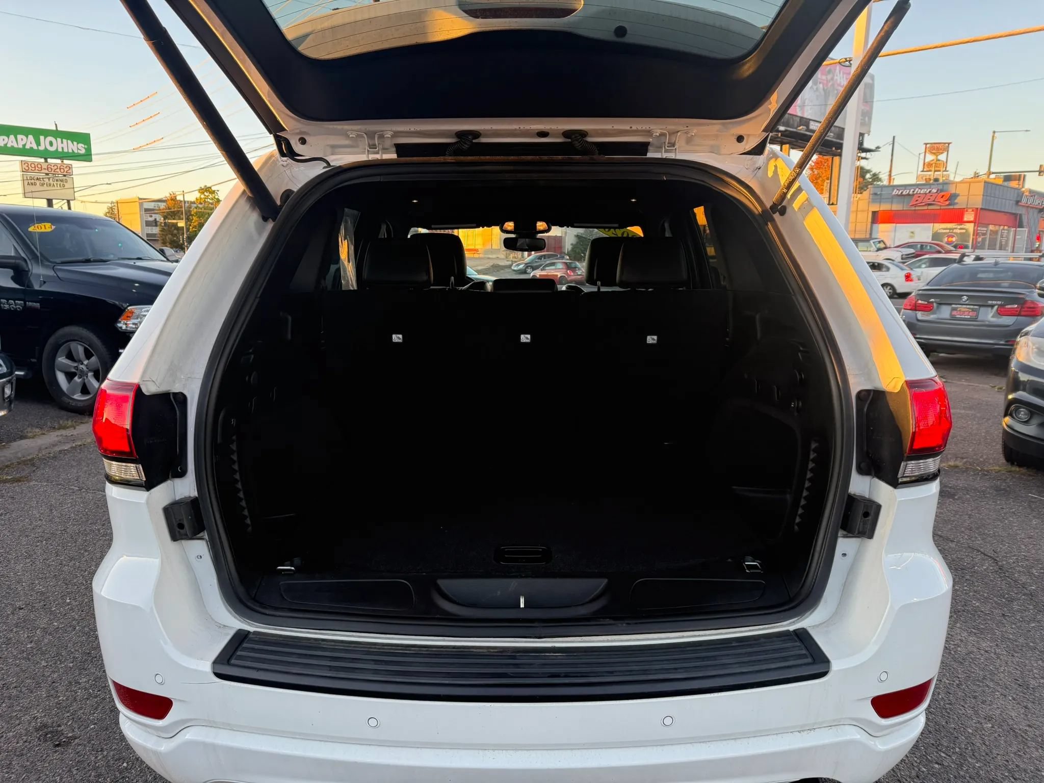 Used 2020 Jeep Grand Cherokee Altitude AWD/4WD image 26