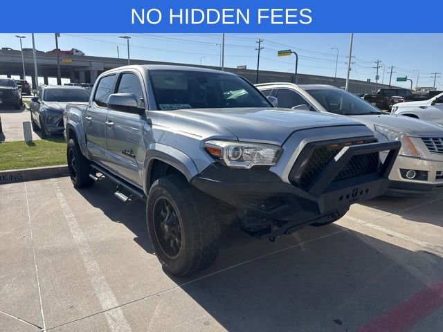 Used 2018 Toyota Tacoma SR5 image 2