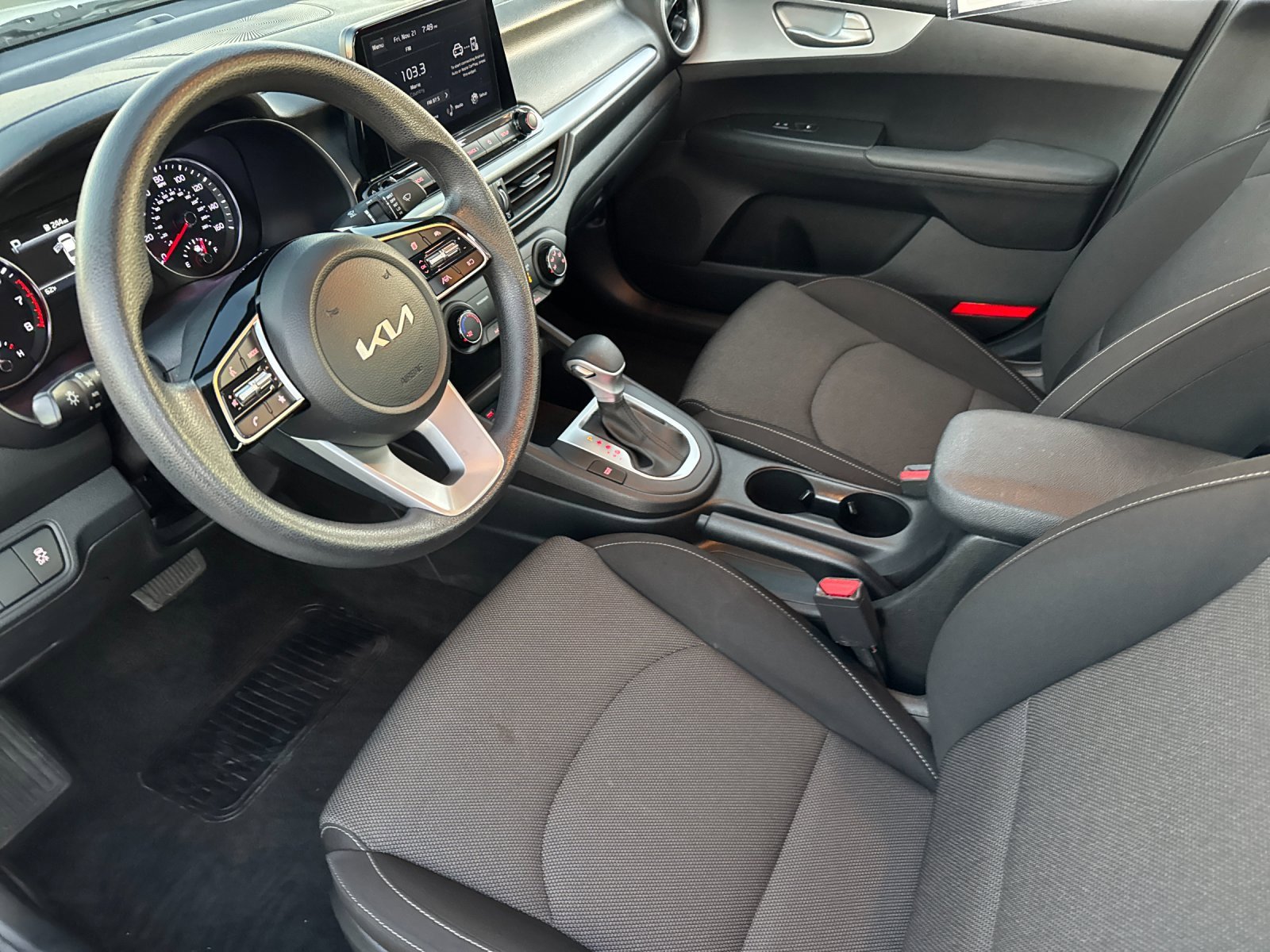 Used 2022 Kia Forte LXS image 10