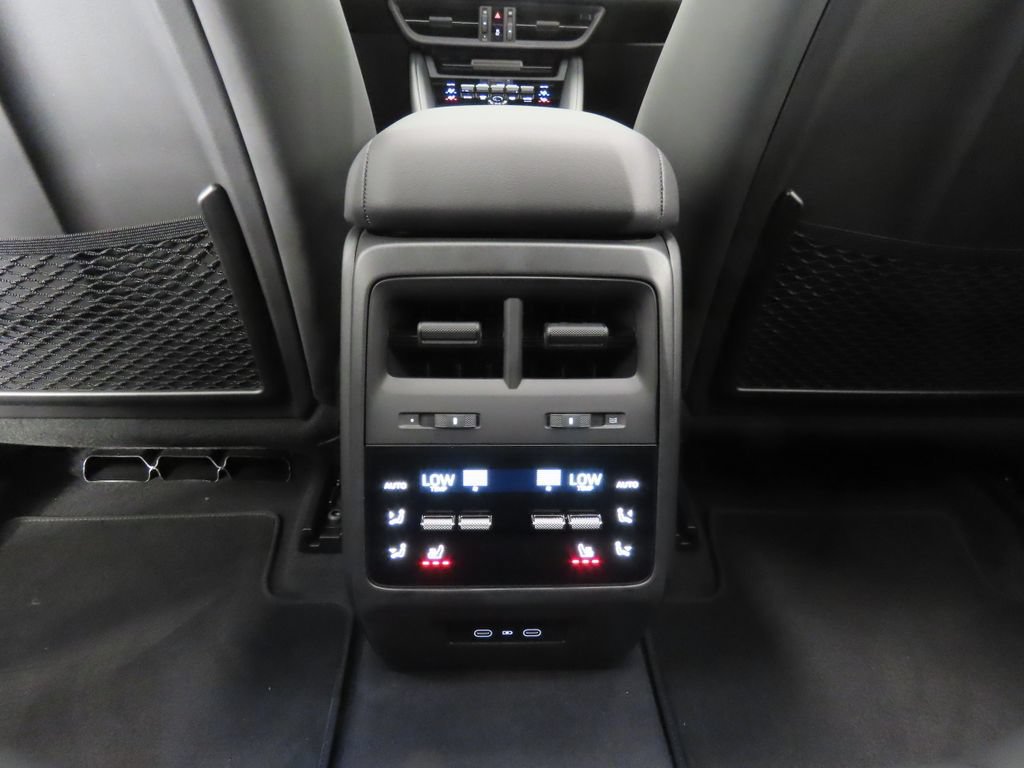 New 2026 Porsche Macan 4 Electric AWD/4WD image 34