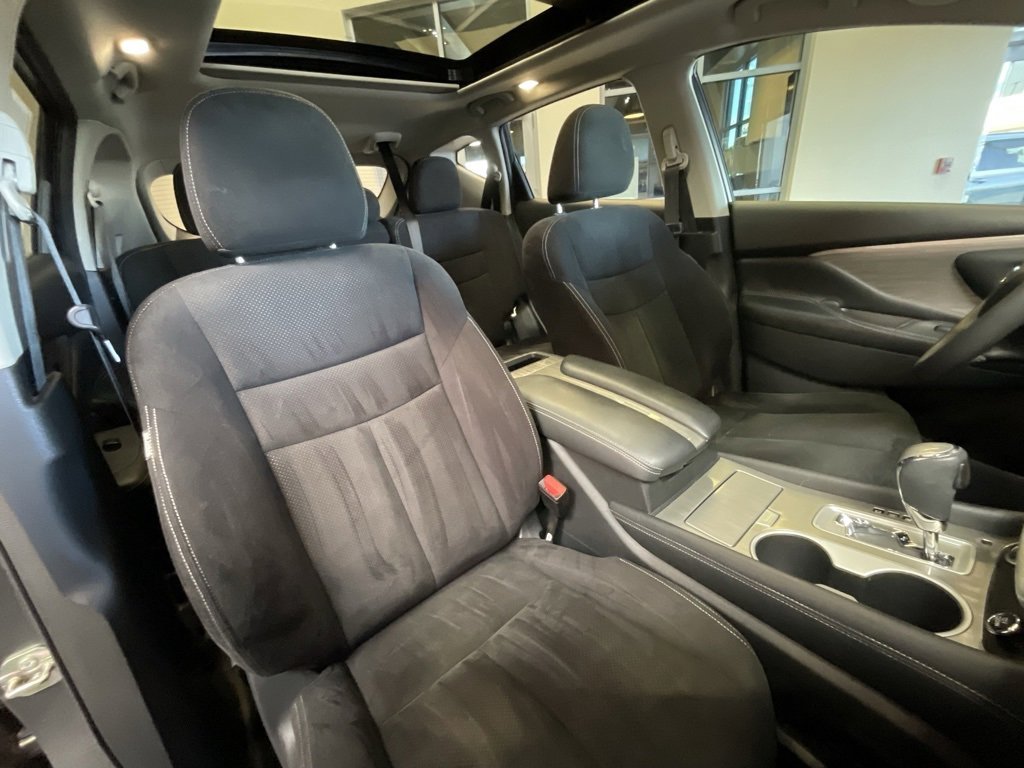 Used 2016 Nissan Murano SV w/ Premium Package image 19
