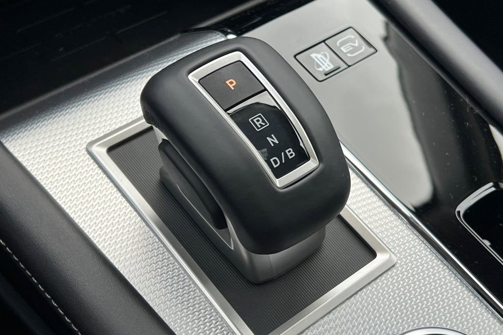 New 2025 Mitsubishi Outlander SEL image 23