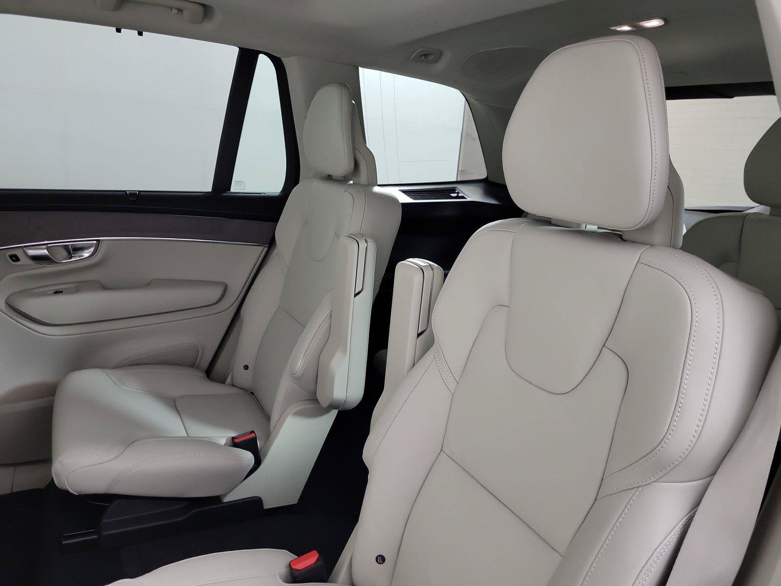 New 2027 Volvo XC90 B6 Ultra AWD/4WD image 13