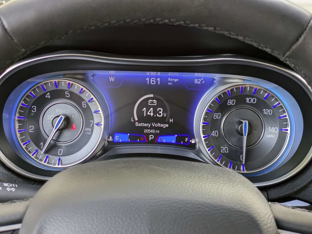 Used 2023 Chrysler 300 Touring w/ Sport Appearance Package RWD image 26