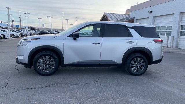 Used 2024 Nissan Pathfinder S image 6