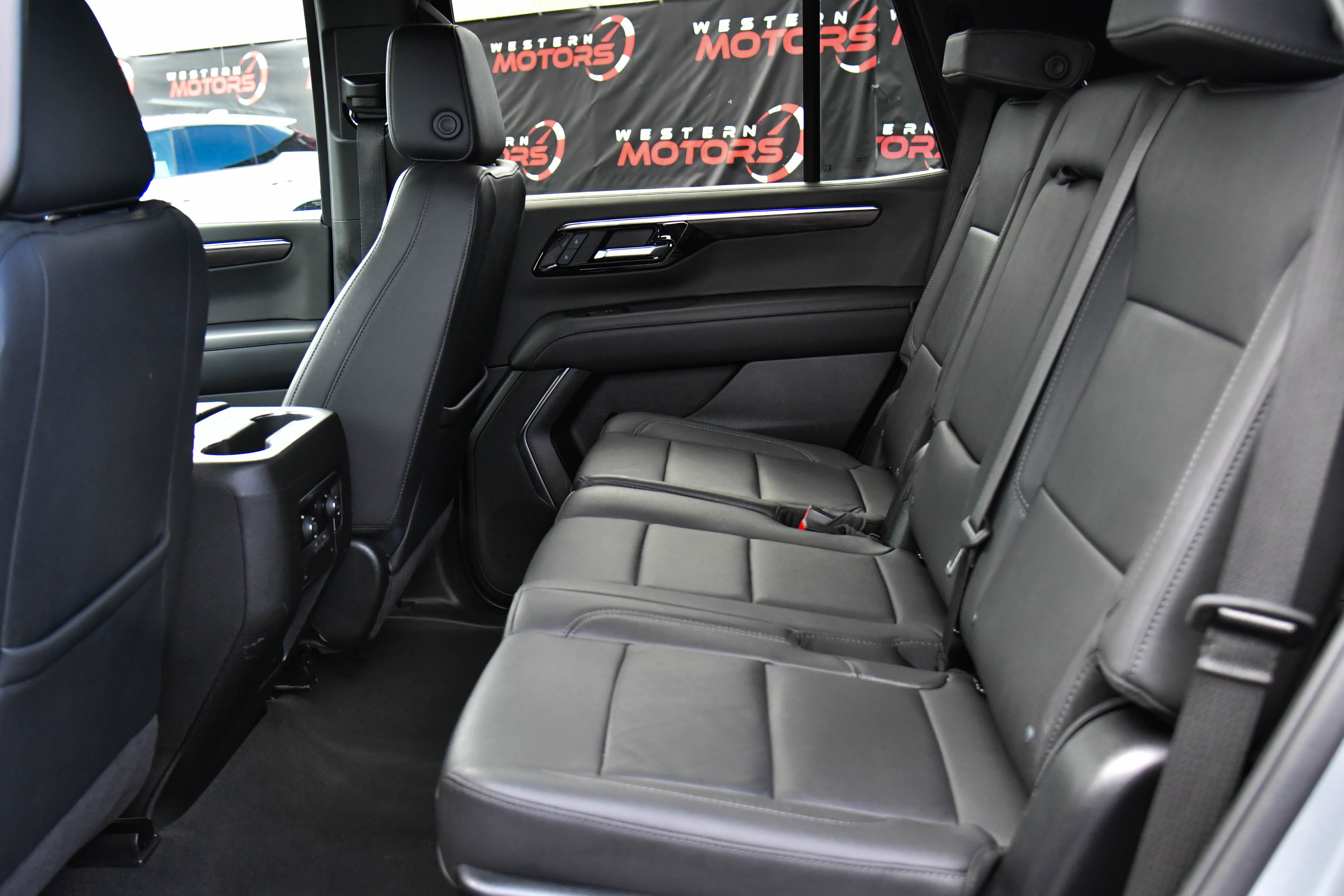 Used 2025 Chevrolet Tahoe LT image 46