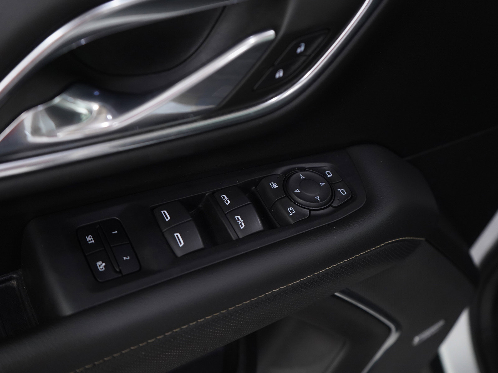 Used 2023 GMC Yukon XL SLT image 22