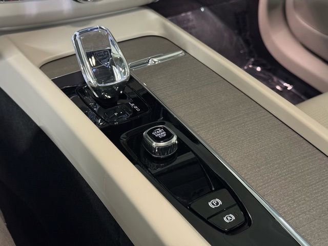 Certified 2023 Volvo XC60 B5 Ultimate image 18