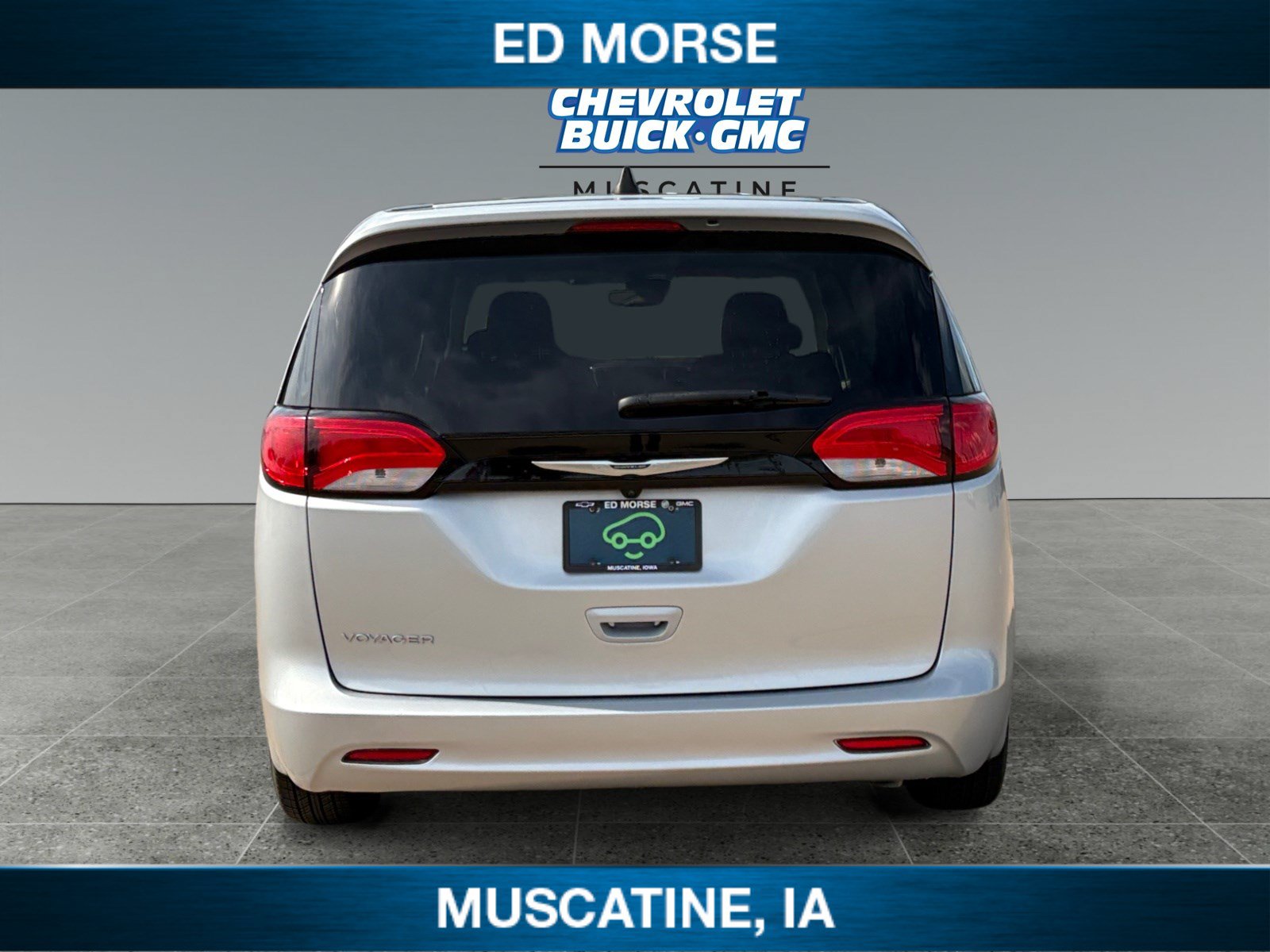 Used 2023 Chrysler Voyager LX FWD image 4