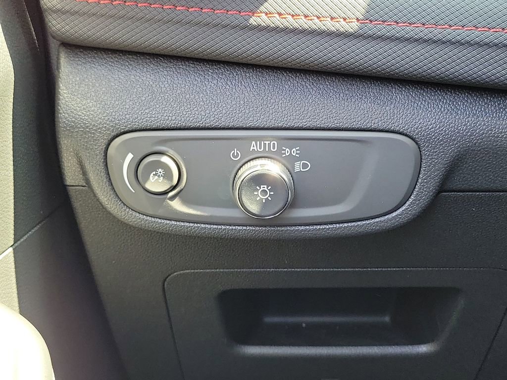 Used 2026 Chevrolet TrailBlazer RS w/ Driver Confidence Package image 17