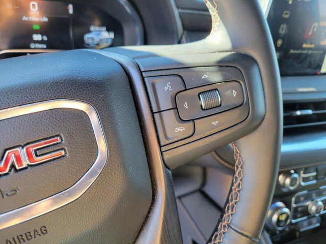 Used 2024 GMC Yukon AT4 w/ AT4 Premium Package AWD/4WD image 14