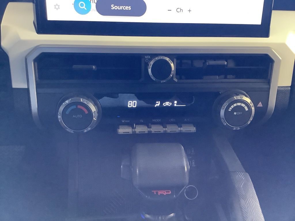 Used 2024 Toyota Tacoma TRD Off-Road image 20