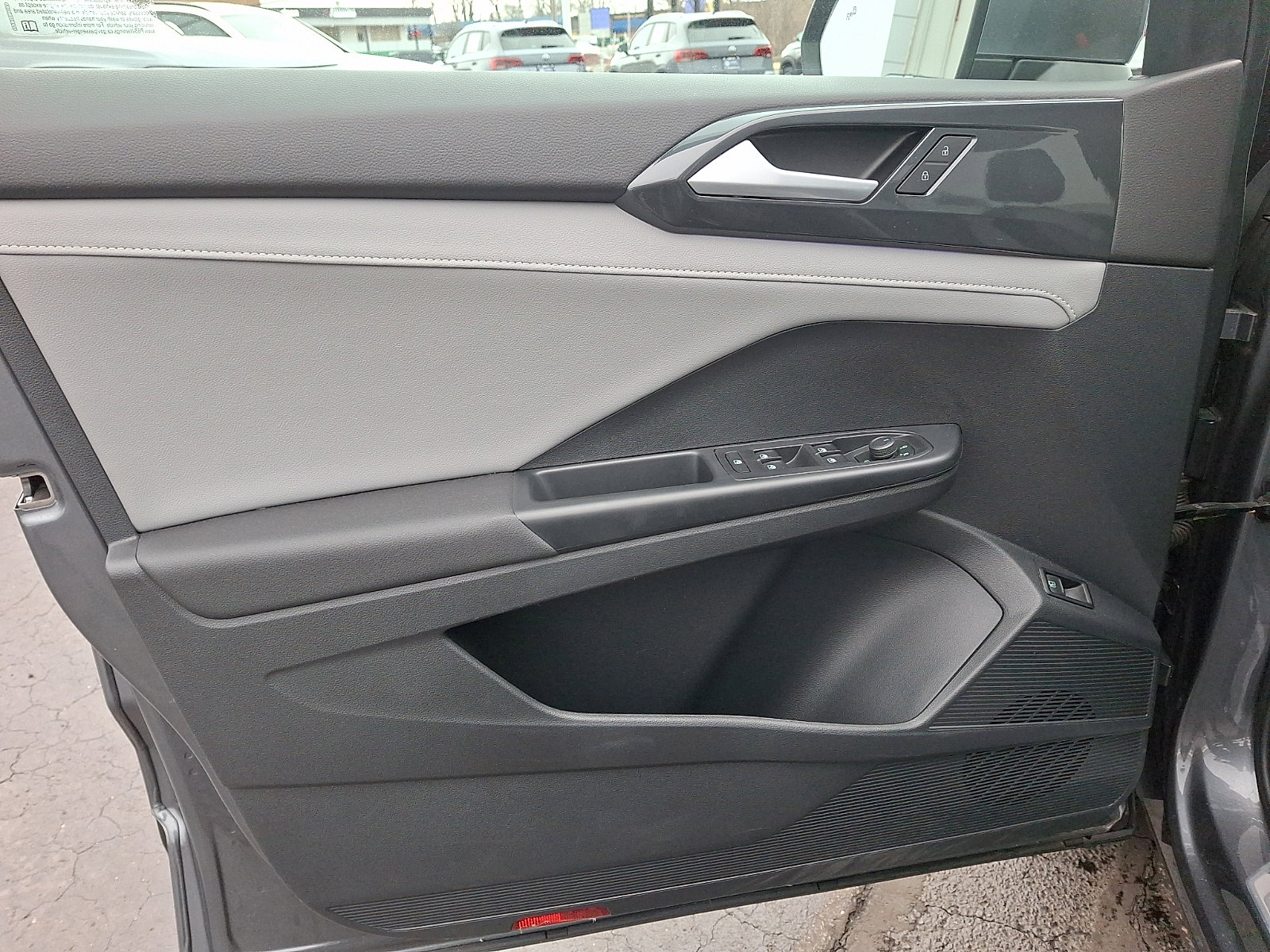 Used 2022 Volkswagen Taos SEL image 12