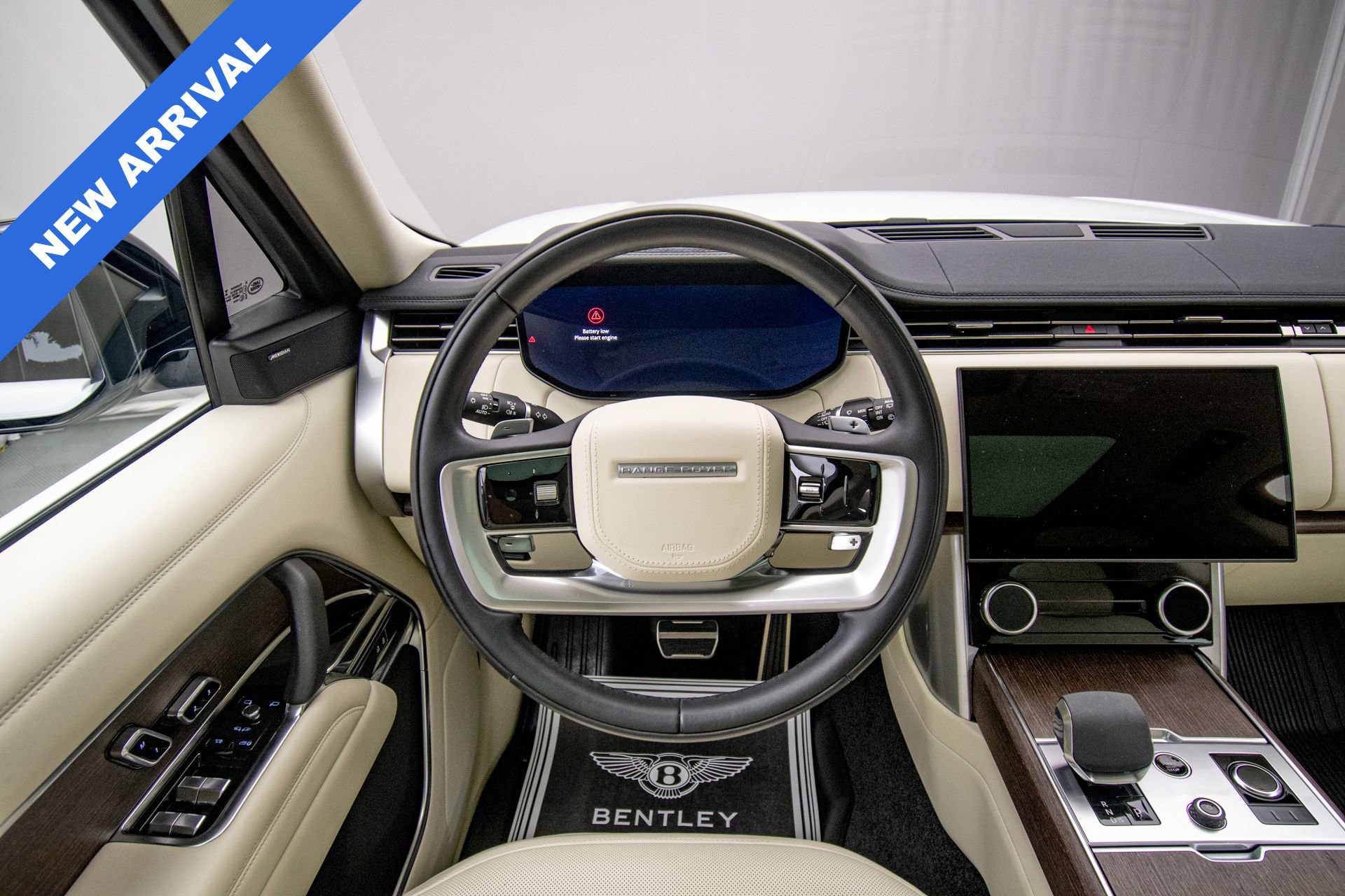 Used 2023 Land Rover Range Rover SE image 14